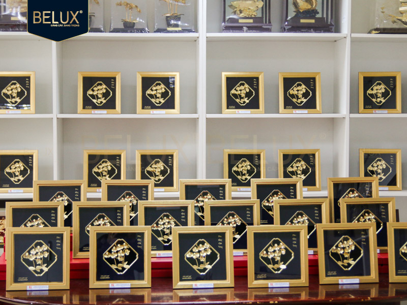 Lô 100 tranh hoa lan dát vàng 24k 23x23cm Công Ty Hải Trần thiết kế theo yêu cầu